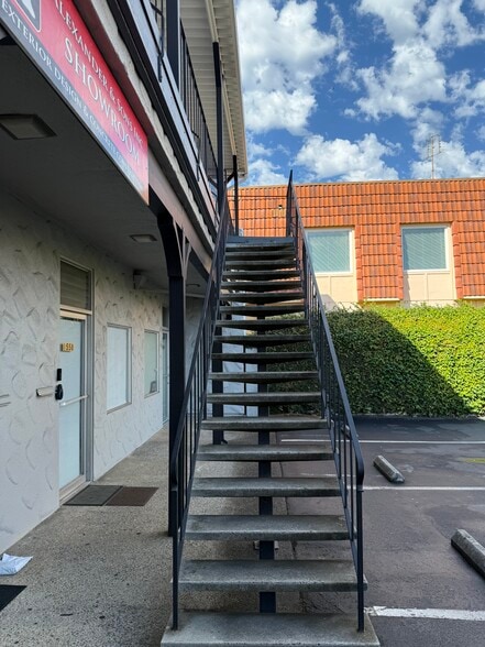 More Photos Of 1550 La Pradera Dr, Campbell Office For Sale