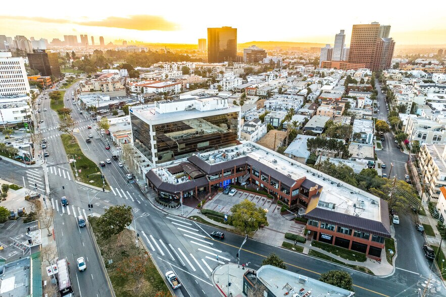 More Photos Of 11740 San Vicente Blvd, Los Angeles Storefront For Lease