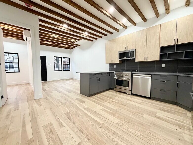 More Photos Of 183 Green St, Brooklyn Apartments For Sale