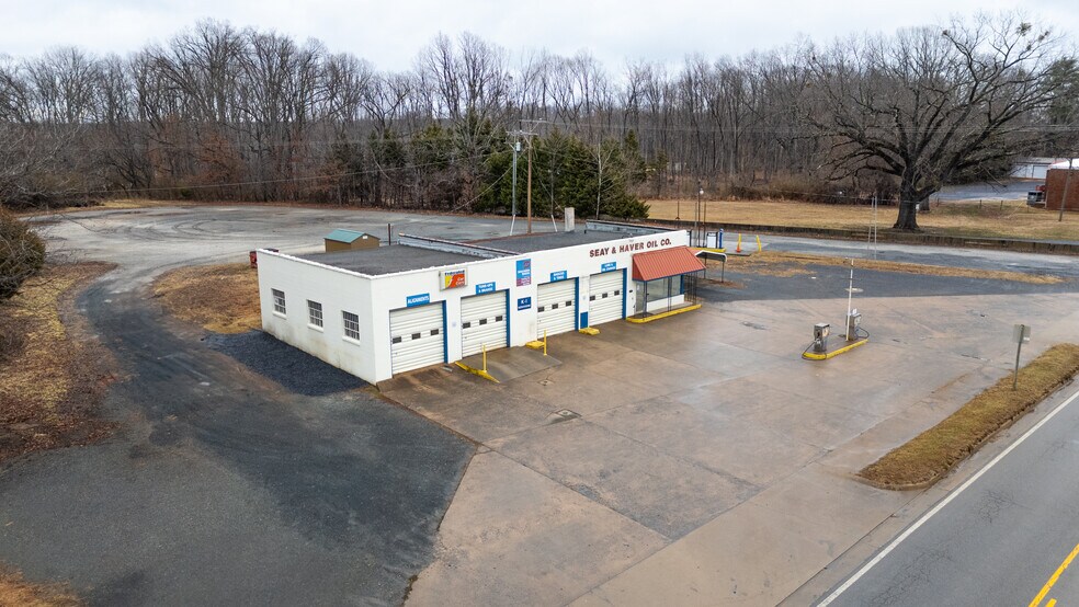 More Photos Of 16855 Oak St, Dillwyn Service For Sale