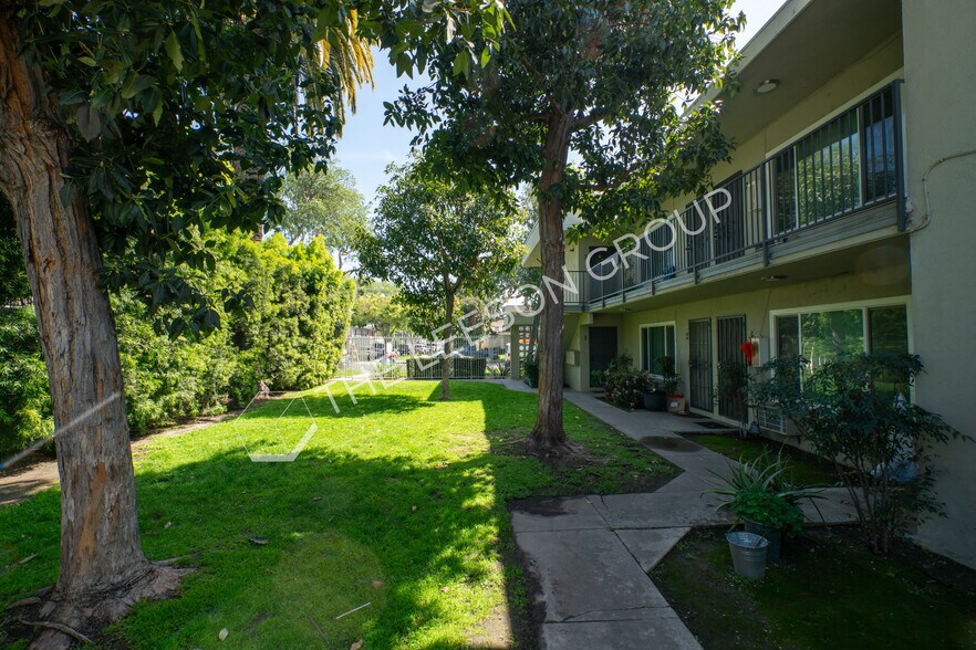 More Photos Of 937 S Roberts St, Anaheim Apartments For Sale