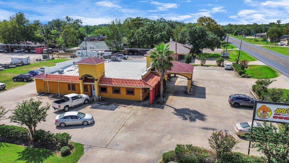 More Photos Of 901 W Clayton St, Dayton Restaurant For Lease