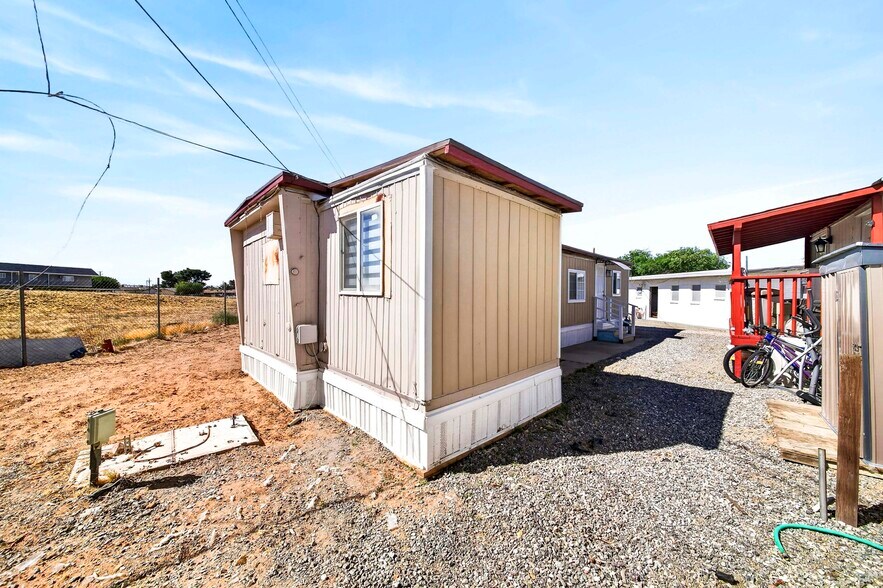 More Photos Of 11398 Bartlett Ave, Adelanto Contractor Storage Yard For Sale