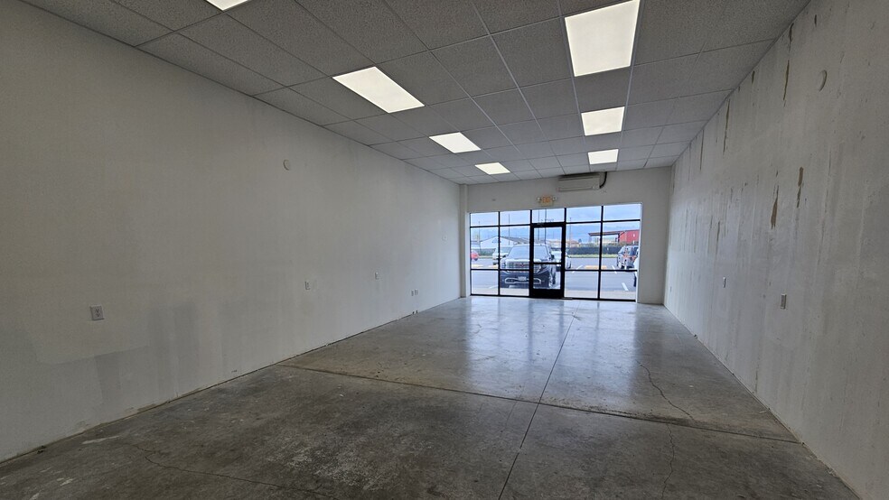 More Photos Of 520-530 7th Ave, Longview General Retail For Sale