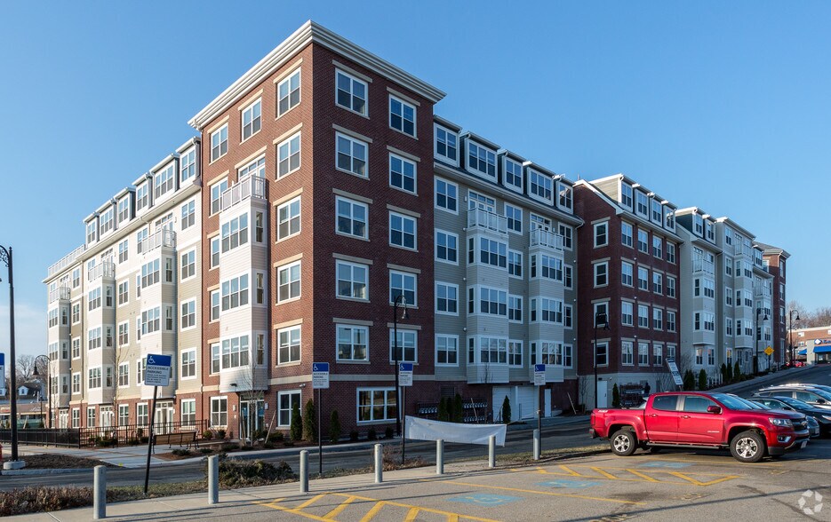 More Photos Of 25 Commercial St, Braintree Apartments For Lease