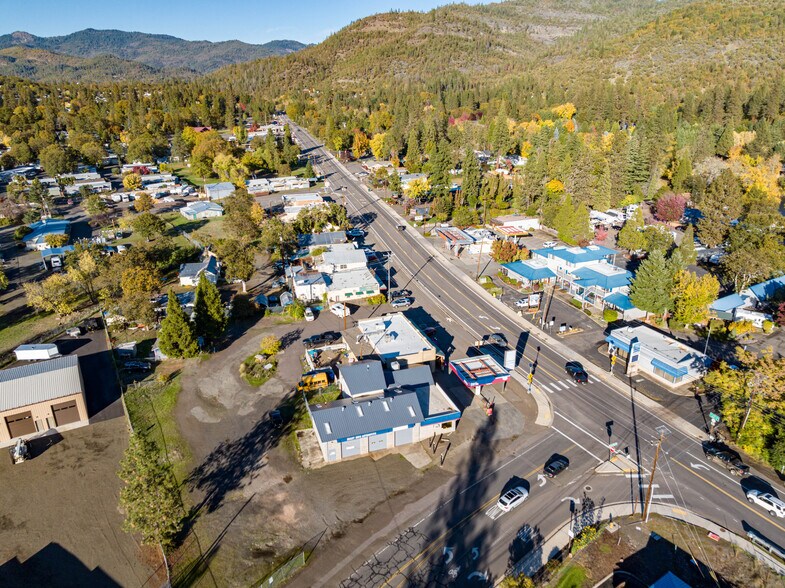 More Photos Of 21823 Highway 62, Shady Cove Storefront For Lease