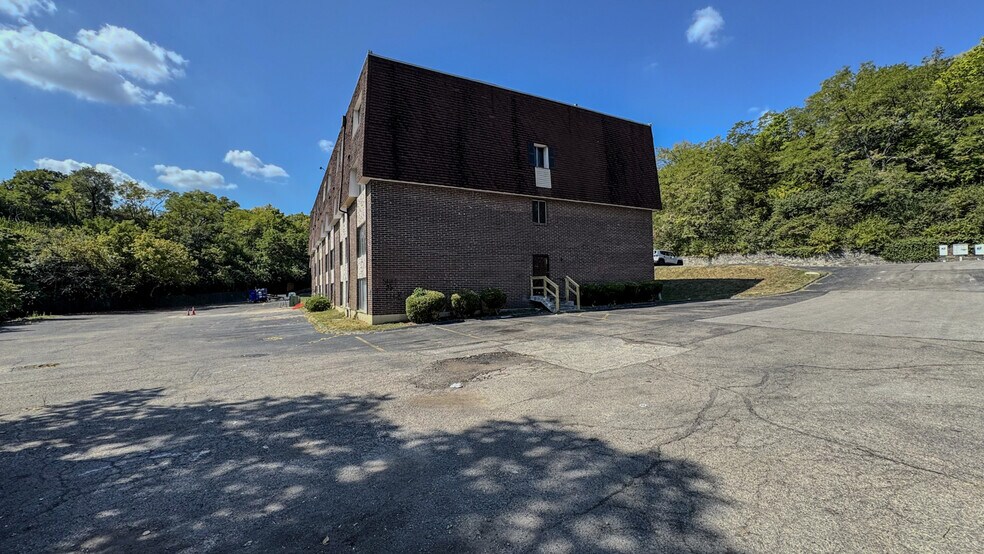 More Photos Of 5459-5473 Kirby Ave, Cincinnati Apartments For Sale