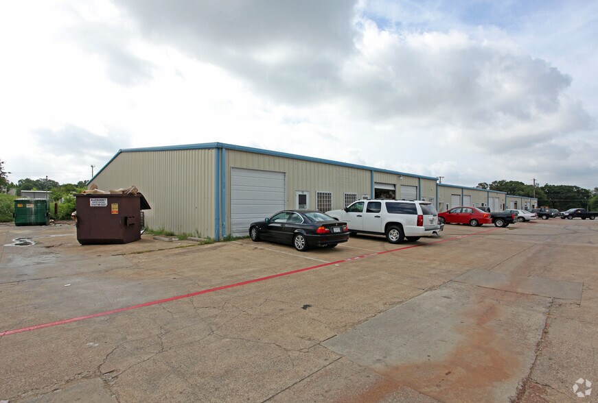 More Photos Of 2025 E Shady Grove Rd, Irving Flex For Lease