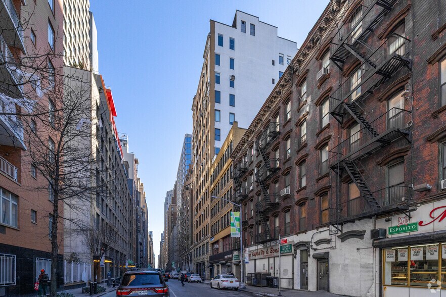 More Photos Of 344 W 38th St, New York Office For Lease