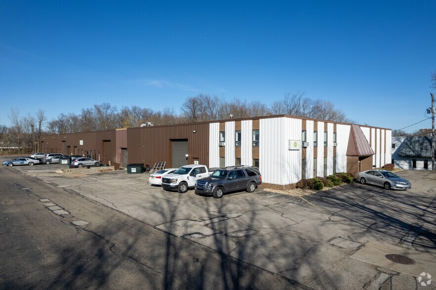 More Photos Of 2063-2071 Midway Dr, Twinsburg Warehouse For Lease