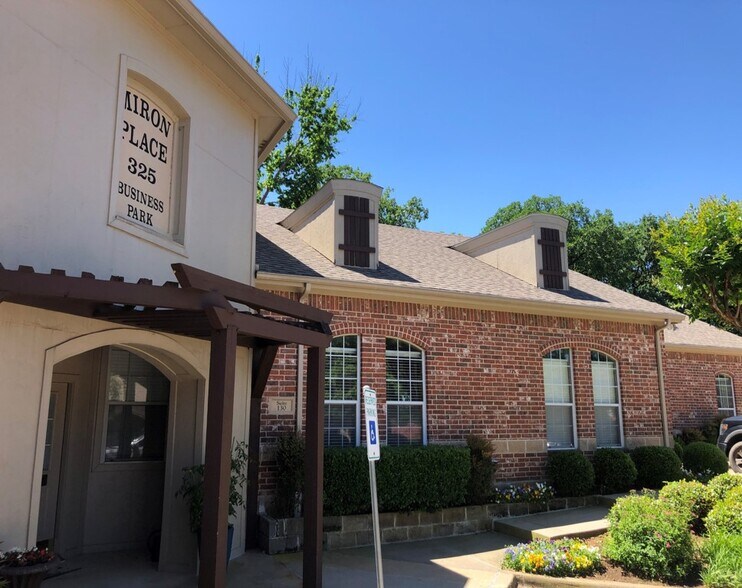 More Photos Of 325 Miron Dr, Southlake Medical For Lease