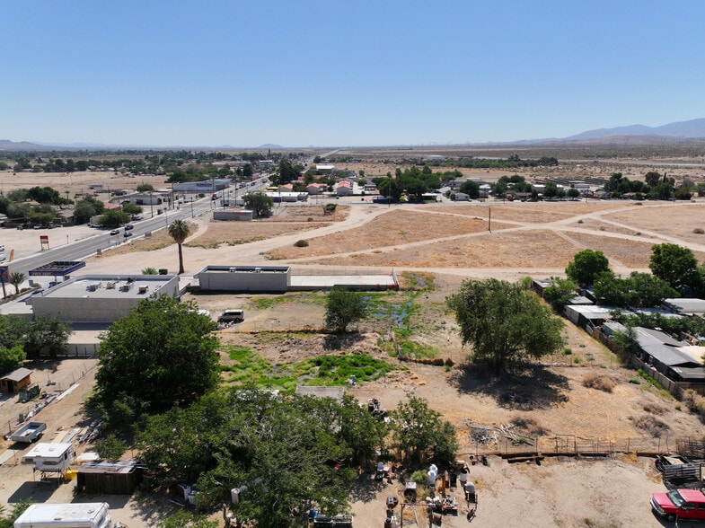 More Photos Of 8044 Pearblossom Hwy, Littlerock Storefront For Sale