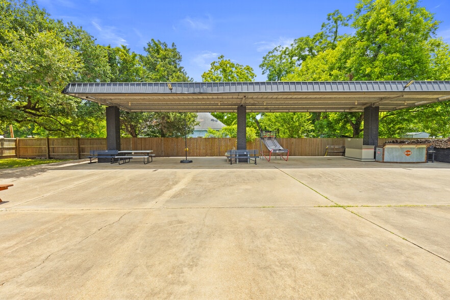 More Photos Of 510 Walker st, Trinity Fast Food For Sale