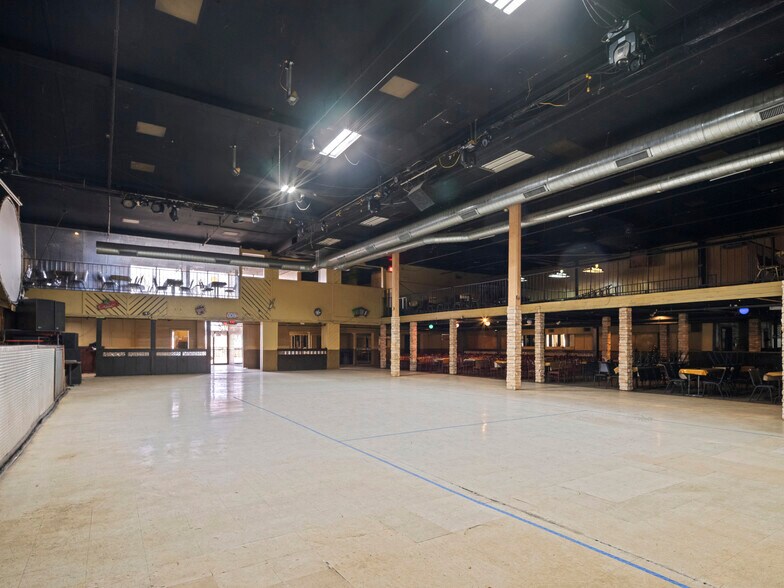 More Photos Of 1508 SE 25th St, Oklahoma City Bar For Sale