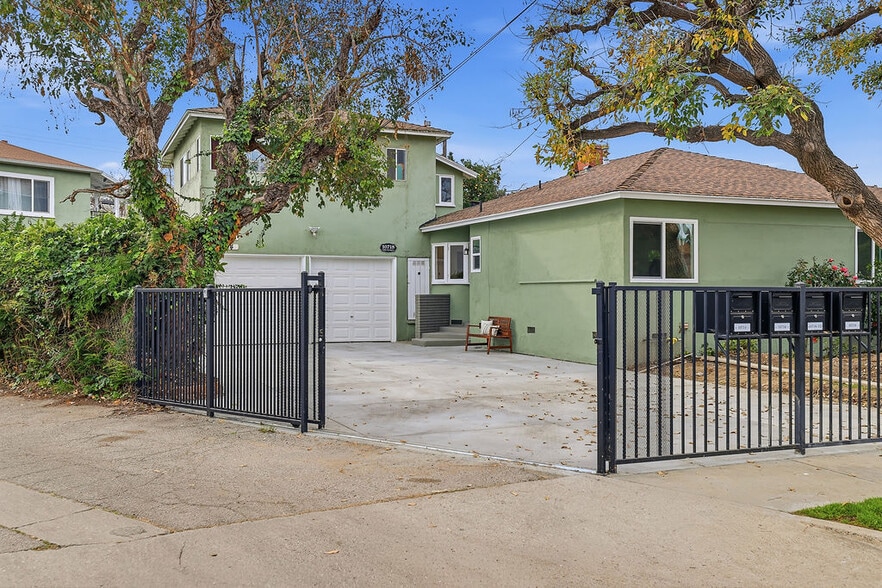 More Photos Of 10714 Valley Spring Ln, North Hollywood Apartments For Sale