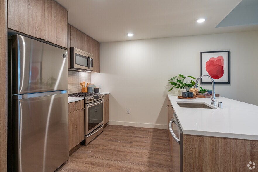 More Photos Of 1100 Webster St, Oakland Apartments For Lease