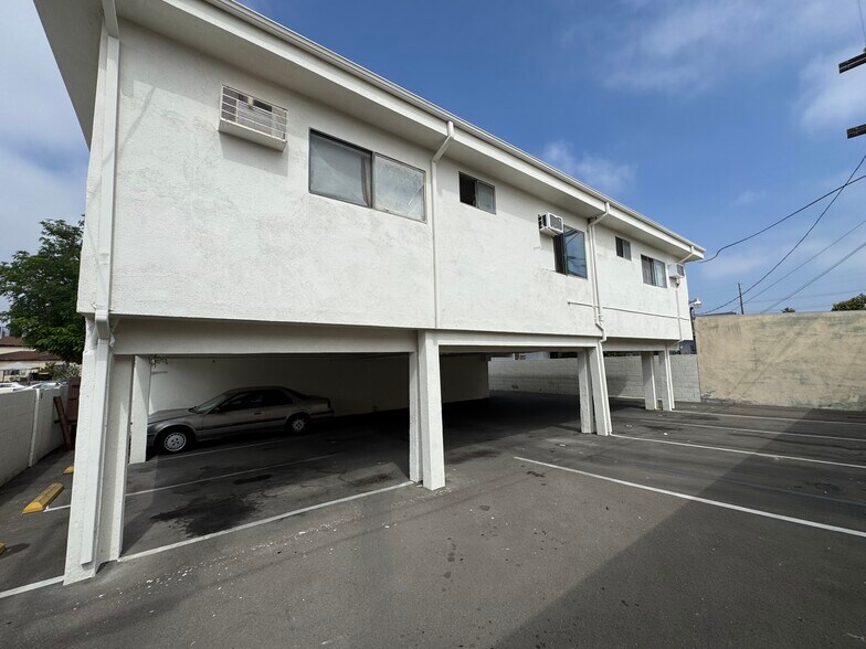 More Photos Of 6722 Troost Ave, North Hollywood Apartments For Sale