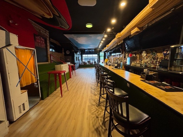 More Photos Of 3477 N Clark St, Chicago Bar For Lease
