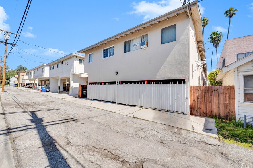 More Photos Of 1531 Corinth Ave, Los Angeles Apartments For Sale