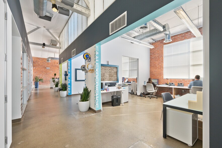 More Photos Of 3830 Clarington Ave, Culver City Loft Creative Space For Lease