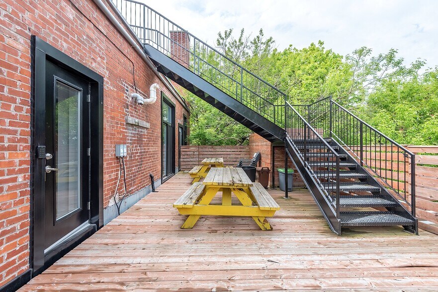 More Photos Of 3939 Rue Wellington, Montréal Storefront Retail Office For Lease