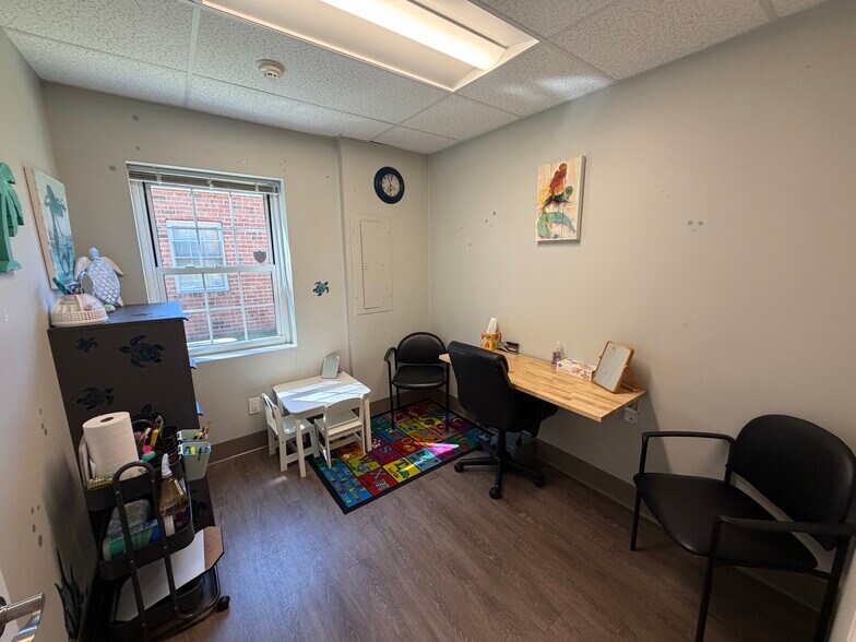 More Photos Of 524 E Main St, Riverhead Office For Lease