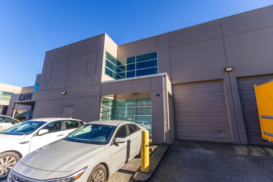 More Photos Of 3871 N Fraser Way, Burnaby Showroom For Sale