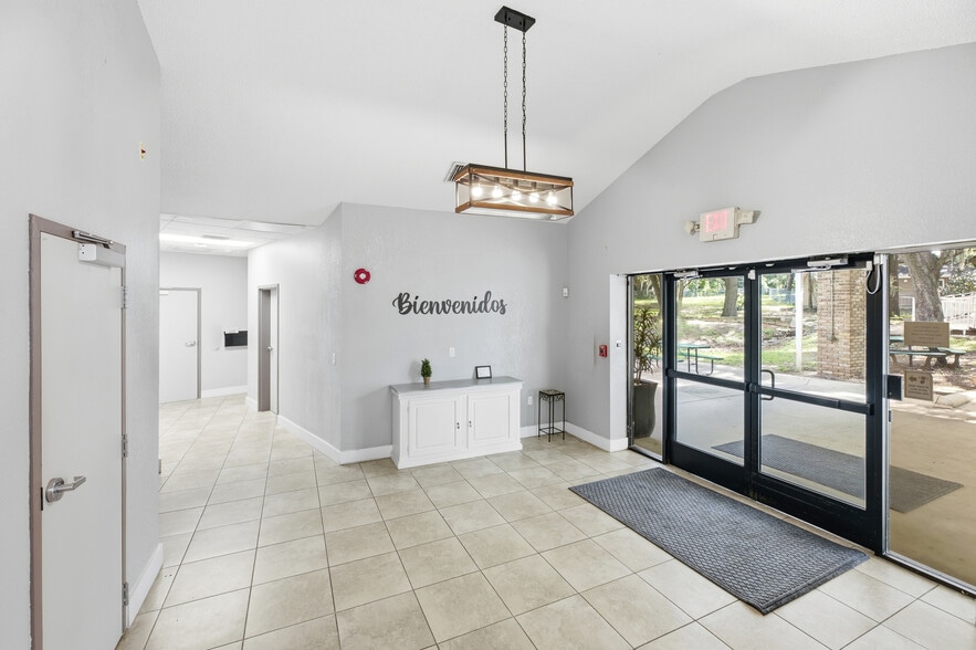 More Photos Of 6837 Lakeville Rd, Orlando Religious Facility For Sale