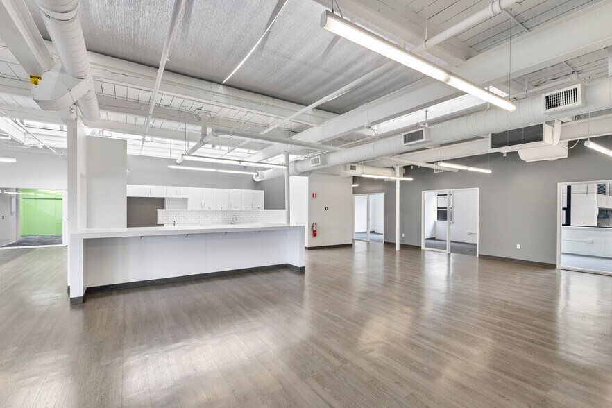 More Photos Of 56 Roland St, Charlestown Flex For Lease