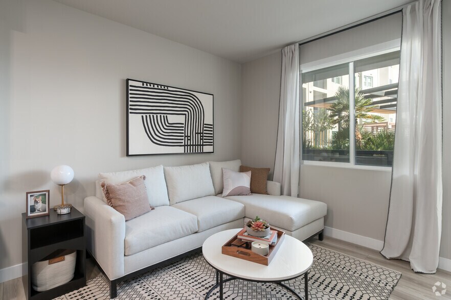 More Photos Of 1910 N Main St, Walnut Creek Apartments For Lease