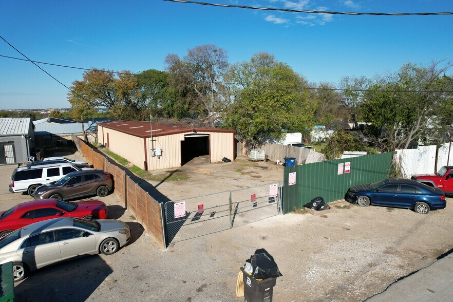 Primary Photo Of 119 Burrell, Dallas Industrial For Lease