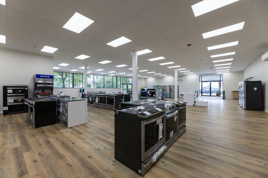 More Photos Of 200 Academy Ave, Providence Drugstore For Sale