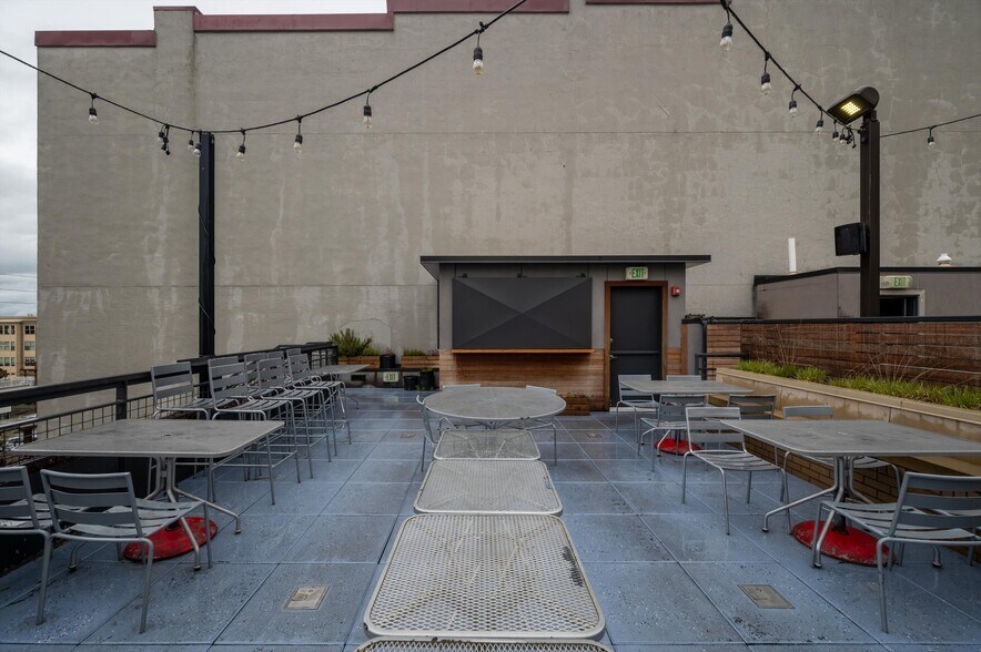 More Photos Of 1011 Harris Ave, Bellingham Restaurant For Sale