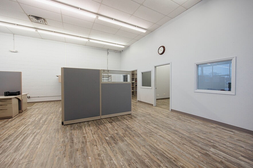 More Photos Of 4011 E Main St, Columbus Freestanding For Lease