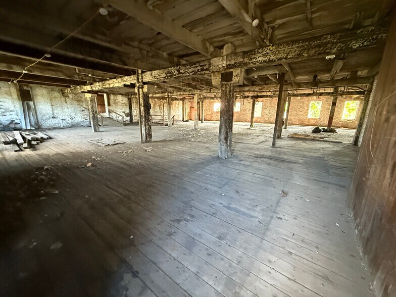 More Photos Of 285 Second St, Troy Warehouse For Sale