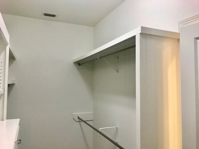 More Photos Of 2980 Elkton Trl, Tyler Apartments For Sale