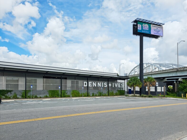 More Photos Of 1505 Dennis St, Jacksonville Coworking Space
