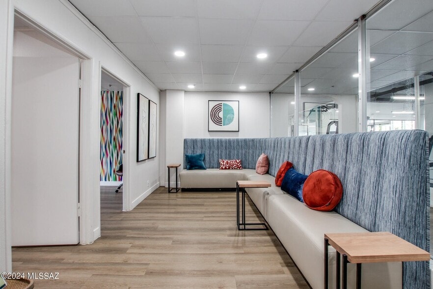 More Photos Of 425 W Paseo Redondo, Tucson Apartments For Sale