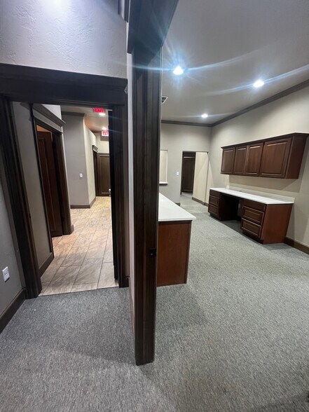 More Photos Of 13310 Eastern ave, Edmond Medical For Sale