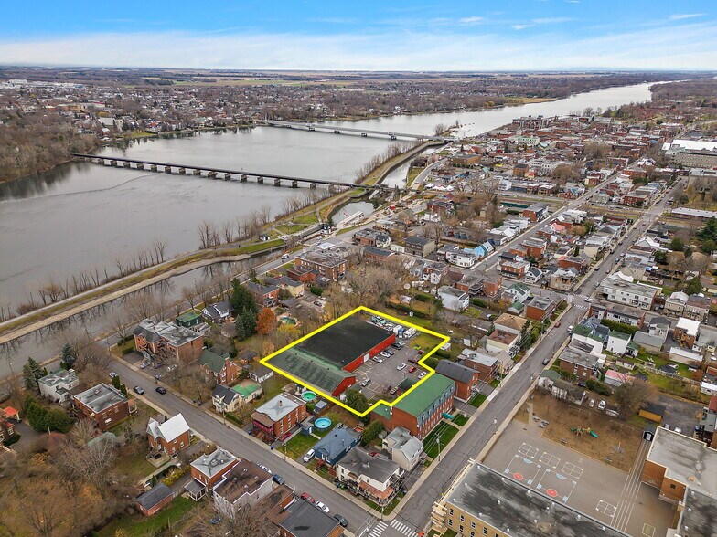 More Photos Of 141 Rue De Salaberry, Saint-jean-sur-richelieu Warehouse For Lease