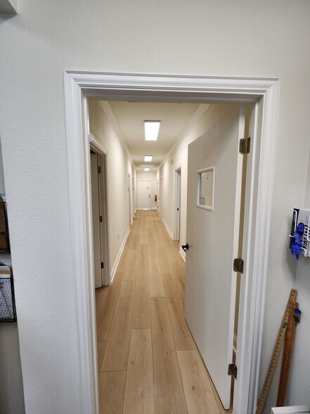 More Photos Of 2125 Martin Dr, Bedford Medical For Sale