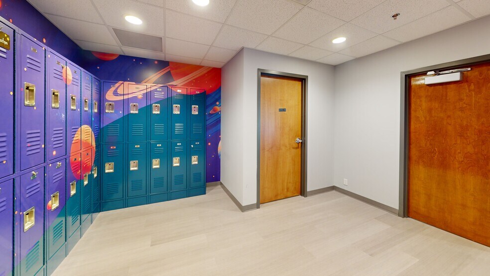 More Photos Of 1920 McKinley Ave, Mishawaka Office For Sale