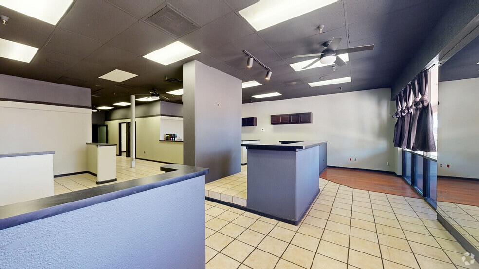 More Photos Of 2650-2702 E University Dr, Mesa Storefront For Lease