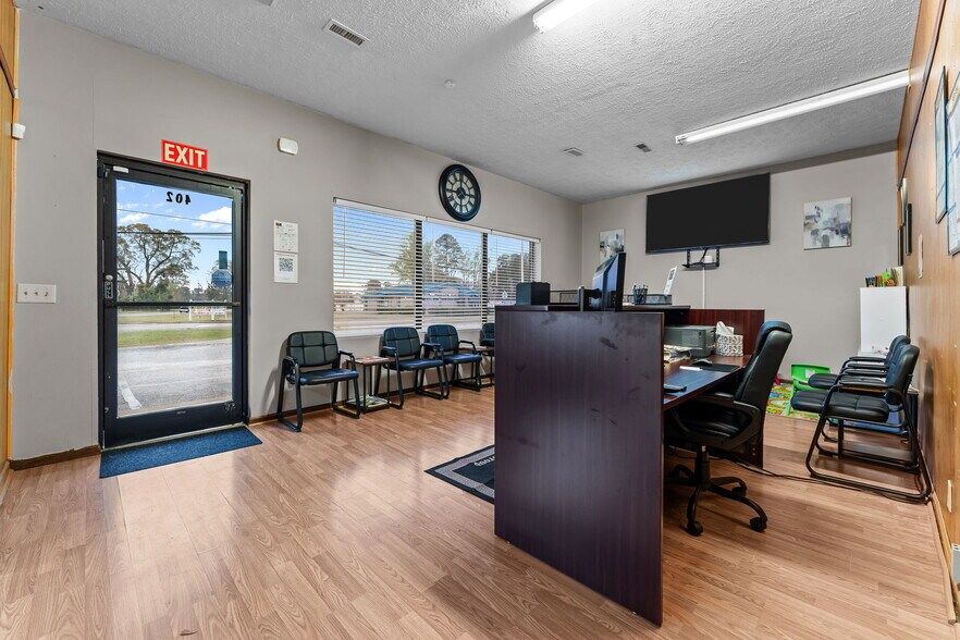 More Photos Of 402-406 Harris Ave, Raeford Storefront Retail Office For Sale