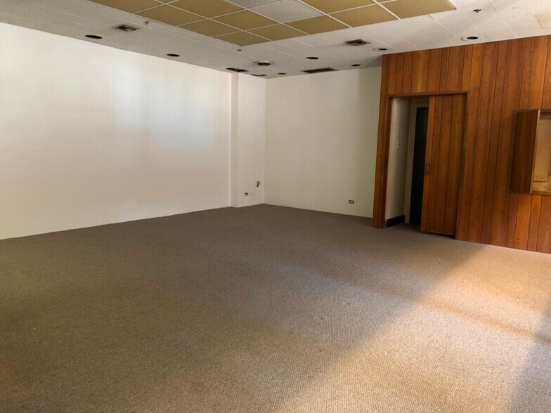 More Photos Of 2450 W Hubbard St, Chicago Distribution For Lease