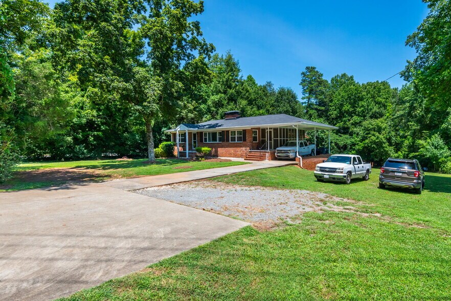 More Photos Of 4270 S Main St, Acworth Office For Sale