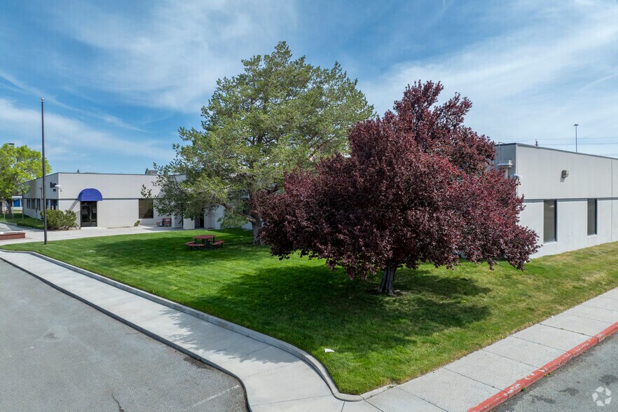 More Photos Of 850 Harvard Way, Reno Office For Sale