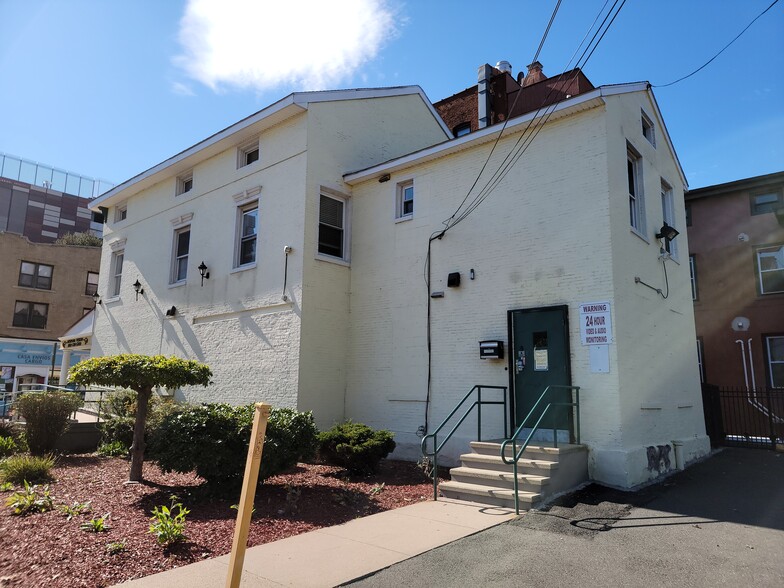 Primary Photo Of 86 Park St, Hartford Storefront Retail Office For Lease