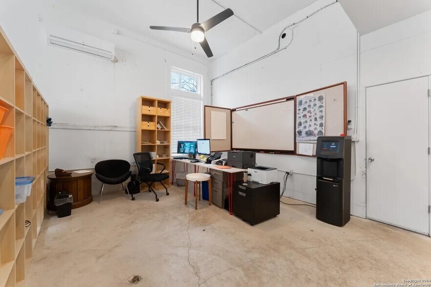 More Photos Of 2323 Buena Vista St, San Antonio Freestanding For Sale