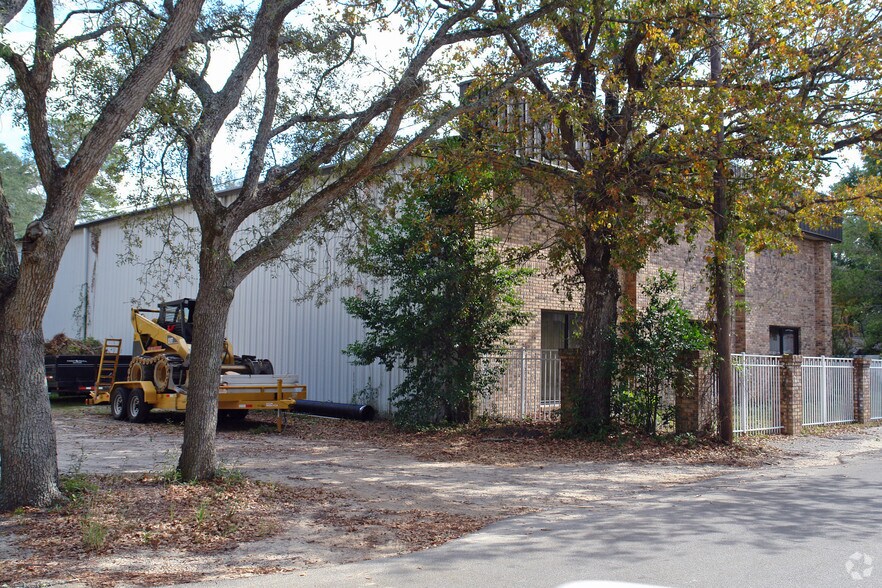 More Photos Of 107 Truxton Ave, Fort Walton Beach Warehouse For Sale